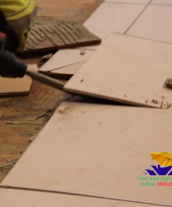 Mũi đục bê tông dẹp ứng dụng trong cách gỡ gạch lát nền