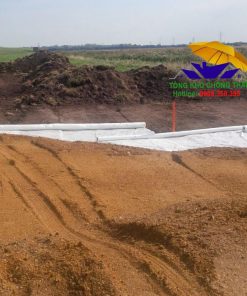 Thực hiện thi công vải địa